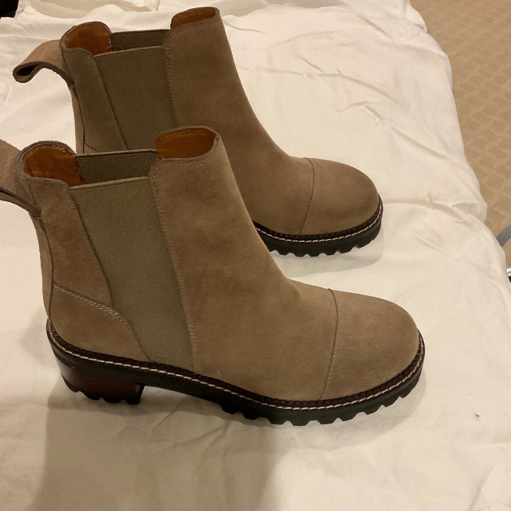 See by Chloé Mallory suede Chelsea boots in taupe size 40